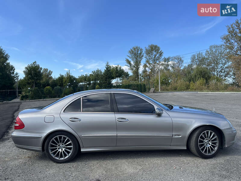 Седан Mercedes-Benz E-Class 2003 в Киеве