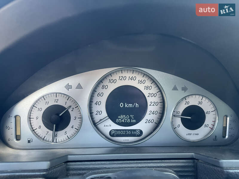 Седан Mercedes-Benz E-Class 2003 в Киеве