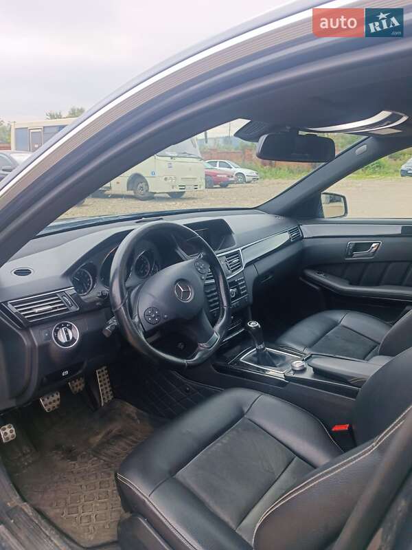 Седан Mercedes-Benz E-Class 2011 в Дрогобыче