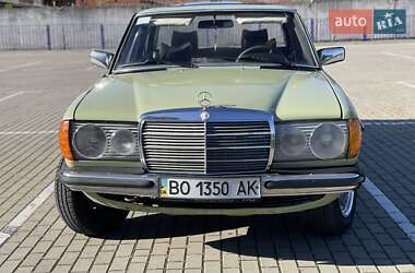 Седан Mercedes-Benz E-Class 1977 в 