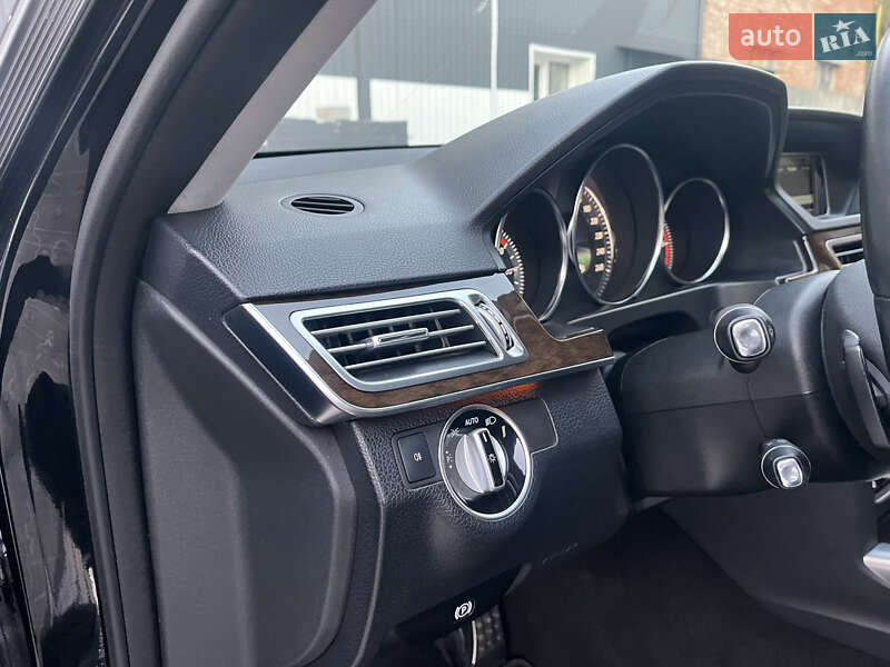 Седан Mercedes-Benz E-Class 2014 в Черновцах