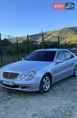 Седан Mercedes-Benz E-Class 2002 в Кутах