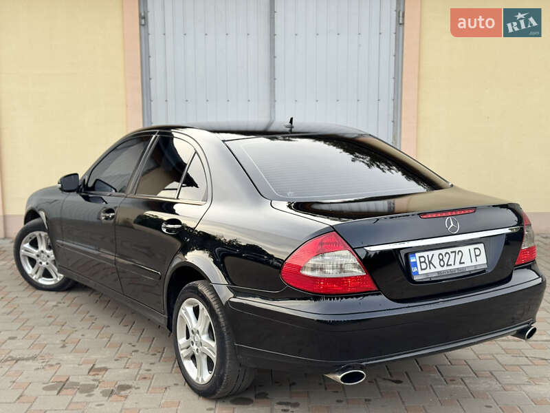 Седан Mercedes-Benz E-Class 2007 в Сарнах