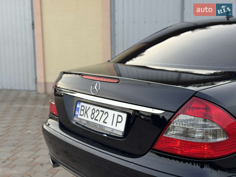 Седан Mercedes-Benz E-Class 2007 в Сарнах