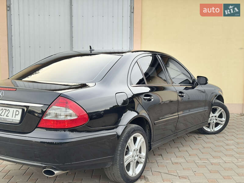 Седан Mercedes-Benz E-Class 2007 в Сарнах