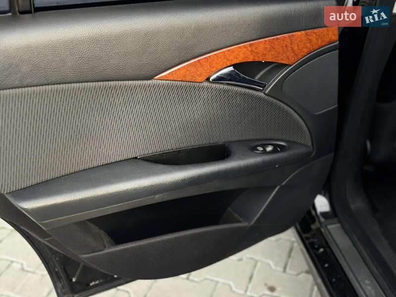 Седан Mercedes-Benz E-Class 2007 в Сарнах
