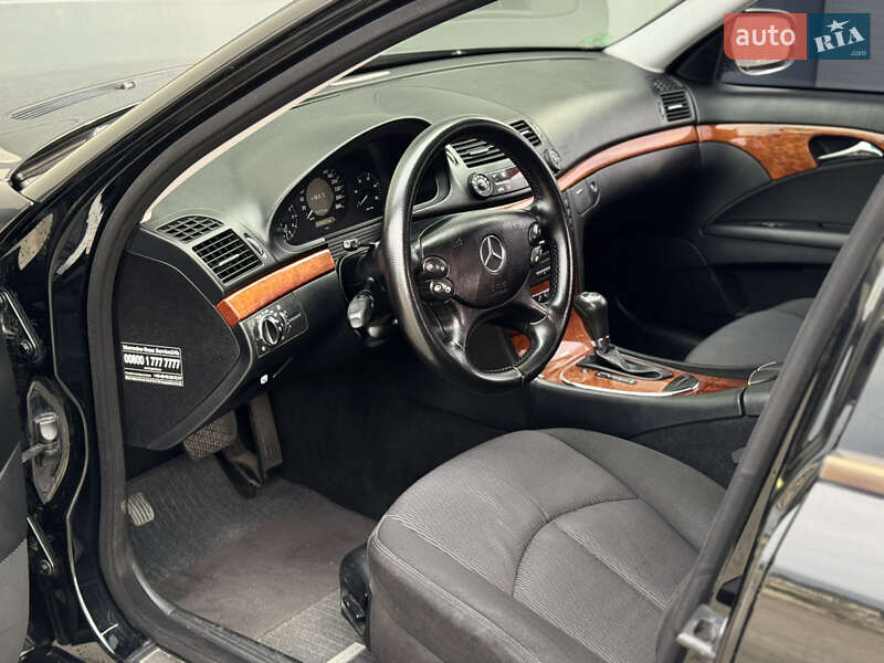 Седан Mercedes-Benz E-Class 2007 в Сарнах