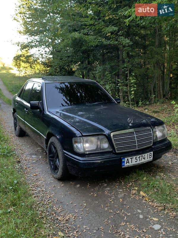 Седан Mercedes-Benz E-Class 1995 в Косове