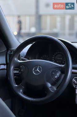 Седан Mercedes-Benz E-Class 2004 в 