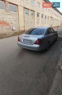 Седан Mercedes-Benz E-Class 2002 в 
