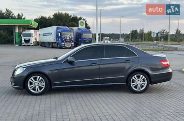 Седан Mercedes-Benz E-Class 2011 в 