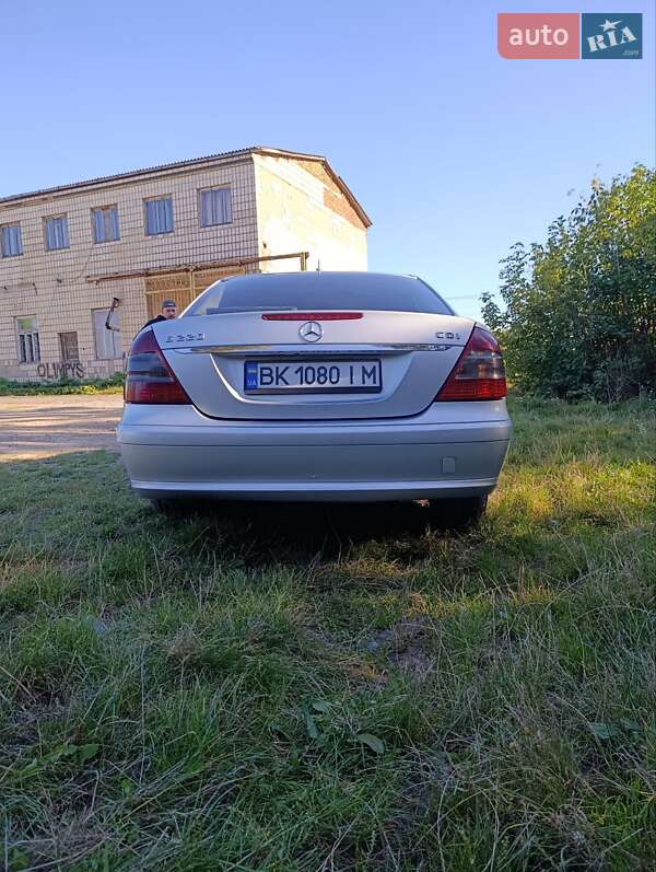 Седан Mercedes-Benz E-Class 2007 в Виннице