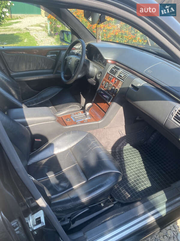 Седан Mercedes-Benz E-Class 1996 в Ивано-Франковске