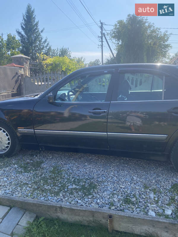 Седан Mercedes-Benz E-Class 1996 в Ивано-Франковске