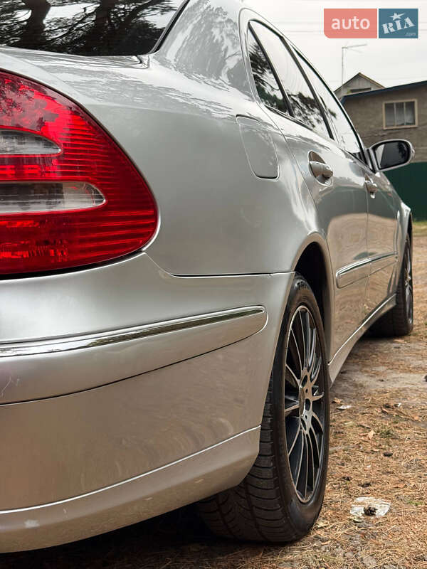 Седан Mercedes-Benz E-Class 2003 в Броварах