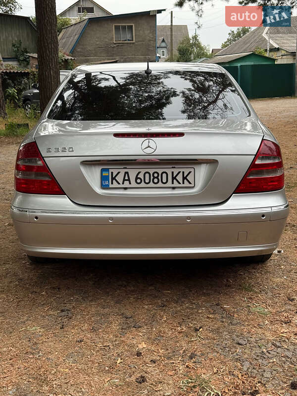 Седан Mercedes-Benz E-Class 2003 в Броварах