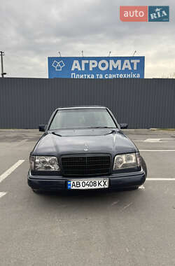 Седан Mercedes-Benz E-Class 1987 в 