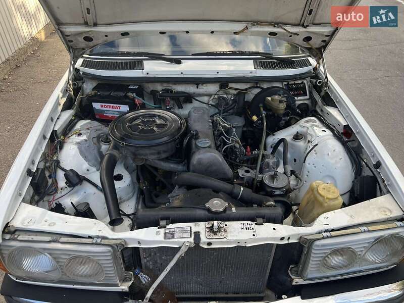 Mercedes-Benz E-Class 1982