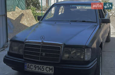 Седан Mercedes-Benz E-Class 1986 в Володимирі