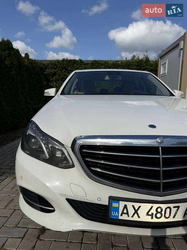 Седан Mercedes-Benz E-Class 2014 в Львове