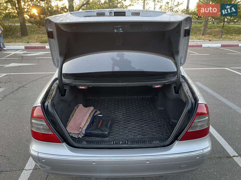 Mercedes-Benz E-Class 2003