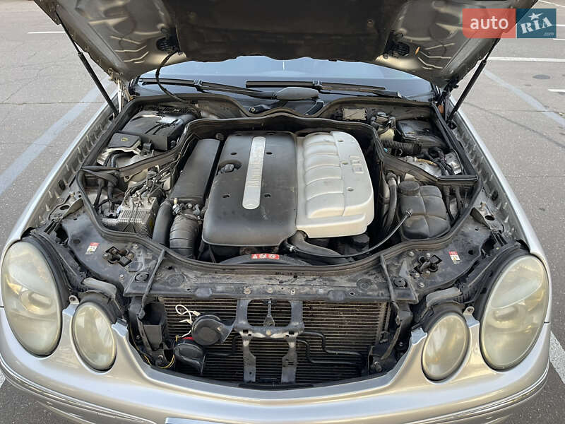 Седан Mercedes-Benz E-Class 2003 в Николаеве