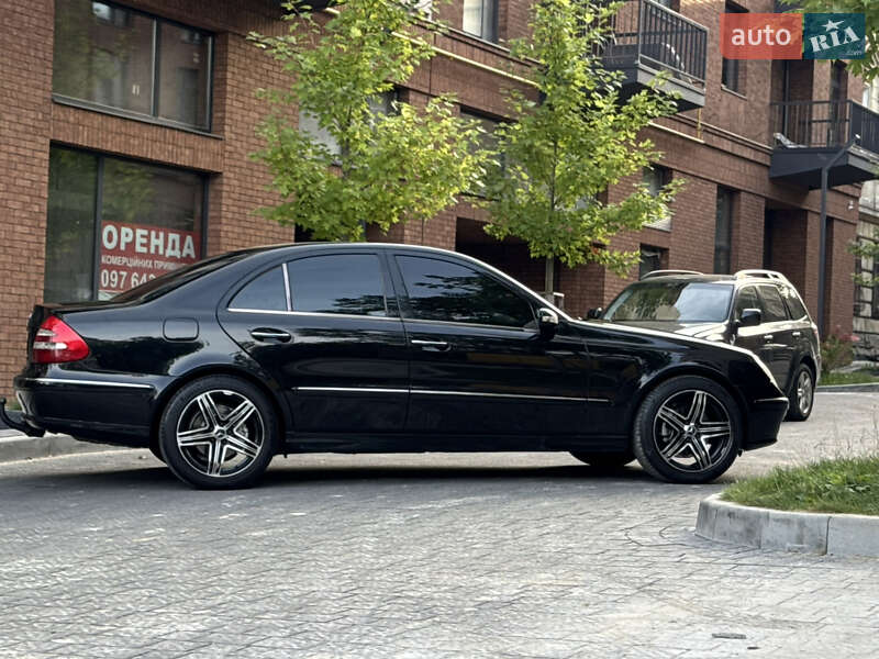 Седан Mercedes-Benz E-Class 2005 в Львове