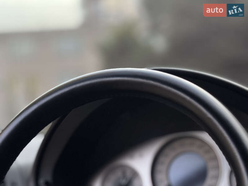 Седан Mercedes-Benz E-Class 2005 в Львове