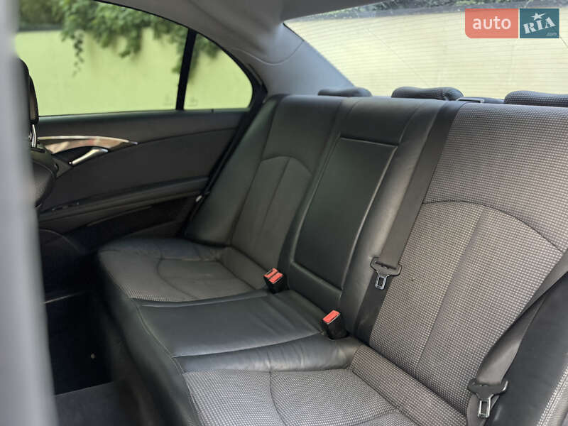 Седан Mercedes-Benz E-Class 2005 в Львове