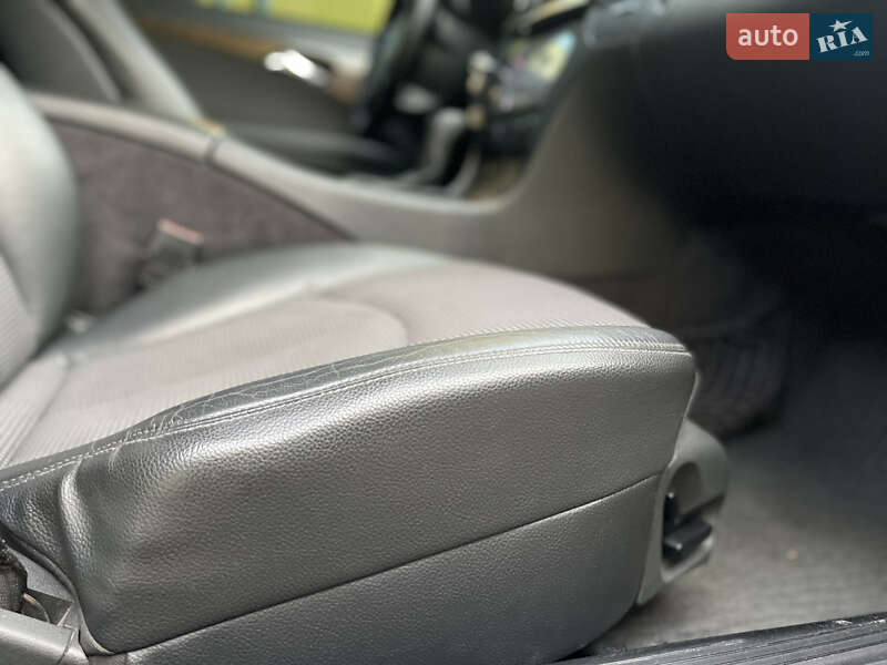 Седан Mercedes-Benz E-Class 2005 в Львове