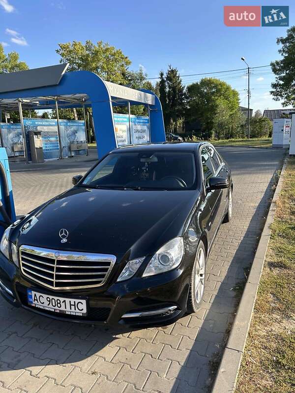 Mercedes-Benz E-Class 2011