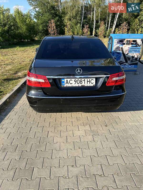 Седан Mercedes-Benz E-Class 2011 в Ровно
