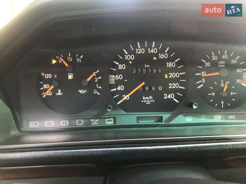 Седан Mercedes-Benz E-Class 1990 в Хмельницком