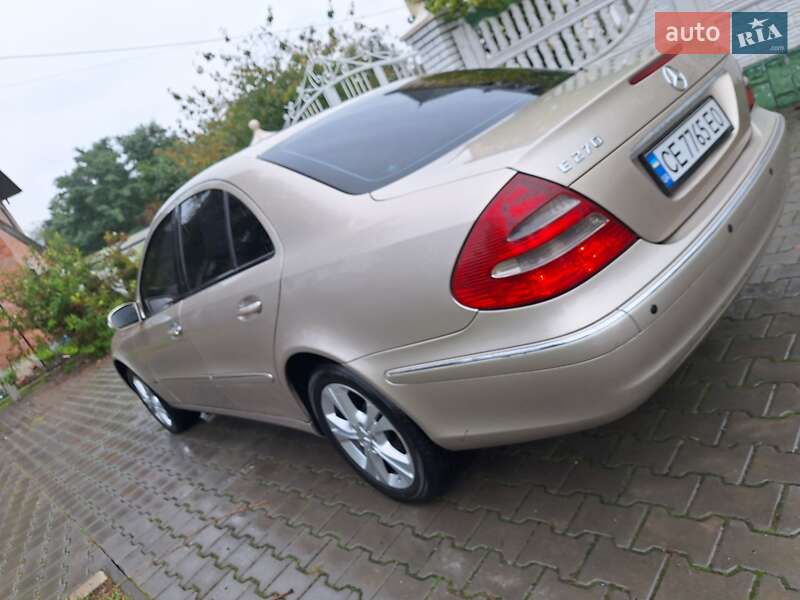 Седан Mercedes-Benz E-Class 2002 в Черновцах