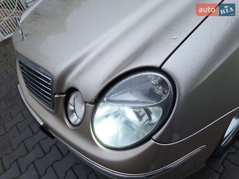 Седан Mercedes-Benz E-Class 2002 в Черновцах