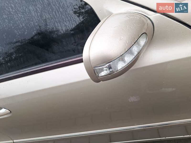 Седан Mercedes-Benz E-Class 2002 в Черновцах