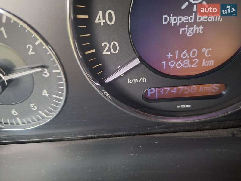 Седан Mercedes-Benz E-Class 2002 в Черновцах