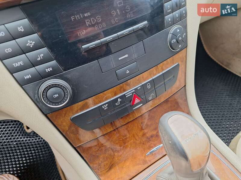 Седан Mercedes-Benz E-Class 2002 в Черновцах