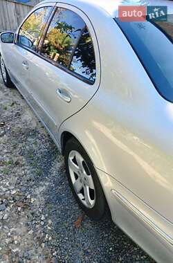 Седан Mercedes-Benz E-Class 2004 в 