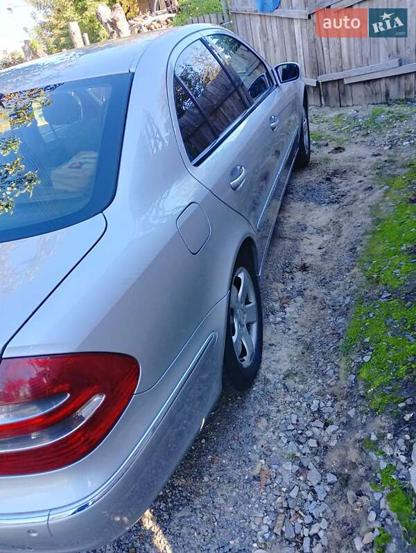 Седан Mercedes-Benz E-Class 2004 в Хмельницком