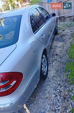 Седан Mercedes-Benz E-Class 2004 в 