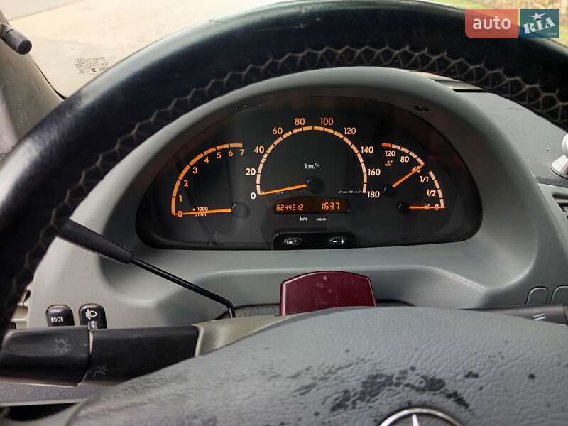 Седан Mercedes-Benz E-Class 2001 в Ямполе