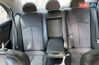 Седан Mercedes-Benz E-Class 2004 в 