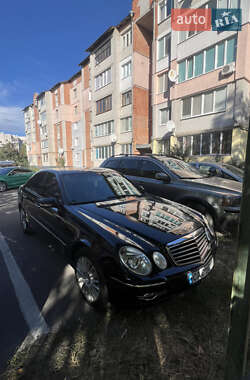 Седан Mercedes-Benz E-Class 2005 в Лубнах