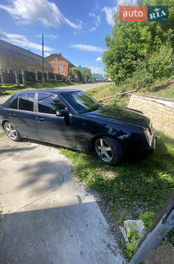 Седан Mercedes-Benz E-Class 2001 в 