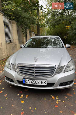Седан Mercedes-Benz E-Class 2011 в 