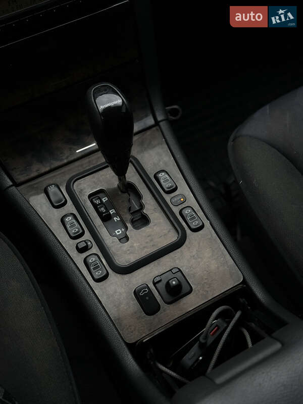 Седан Mercedes-Benz E-Class 2001 в Дрогобыче