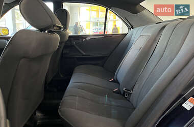 Седан Mercedes-Benz E-Class 2001 в 