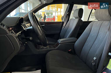 Седан Mercedes-Benz E-Class 2001 в 