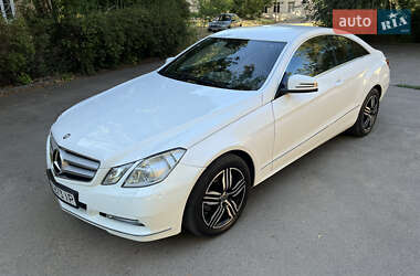 Купе Mercedes-Benz E-Class 2012 в 